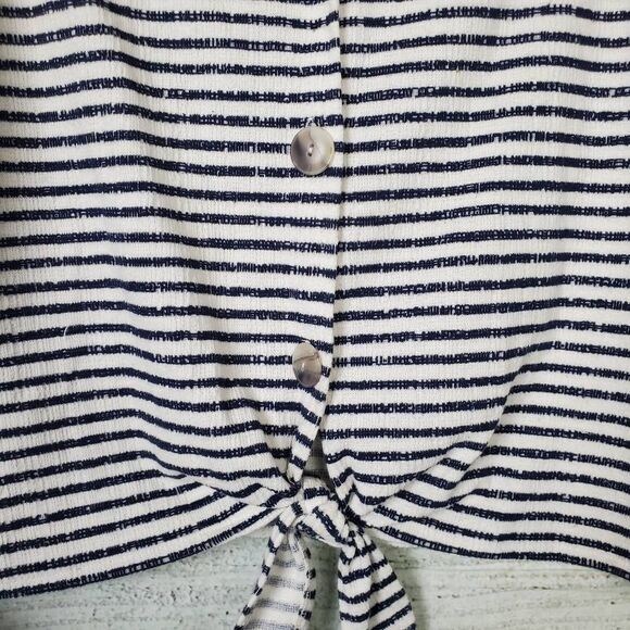 Old Navy Women’s Striped Button Front Tank Top Tie Hem Size L - Picture 2 of 6